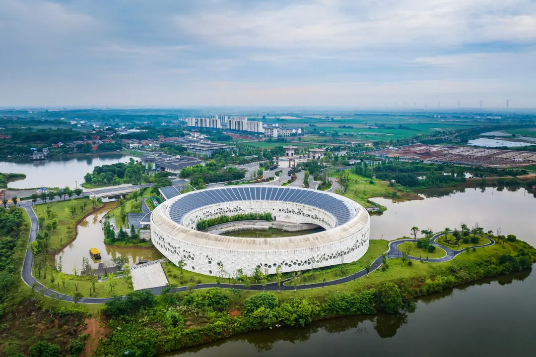 遗址公园游客中心(图片由南昌汉代海昏侯遗址管理局提供)